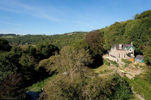 YHA Wilderhope Manor